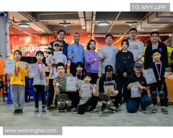 深圳滑板队的防反策略解析与滑板文化的深度融合探讨 深圳滑板队的防反策略解析与滑板文化的深度融合探讨